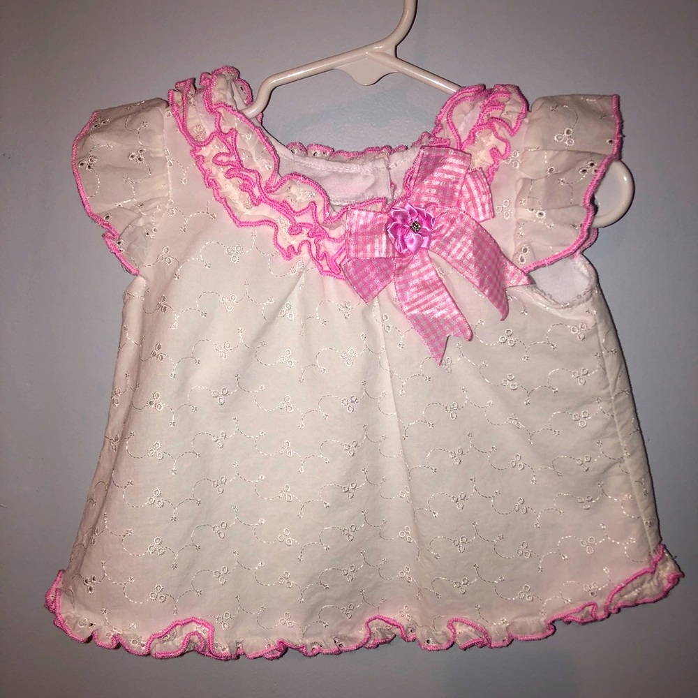 Never worn!!  White & pink short sleeve blouse 6-9 months